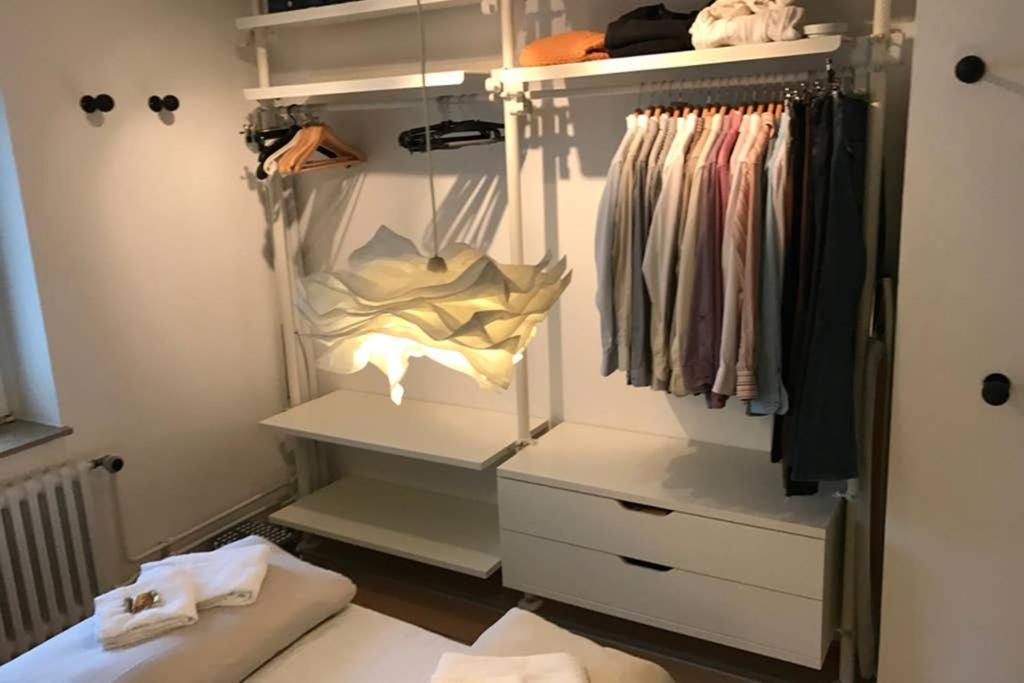 Bahnhofsnahe, Ruhige Und Sonnige 2 Zimmerwohnung Im Dichterviertel Wiesbaden Bagian luar foto