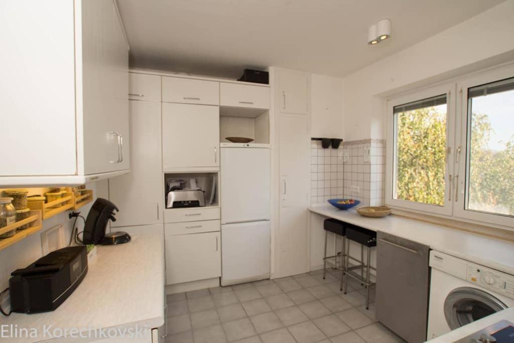 Bahnhofsnahe, Ruhige Und Sonnige 2 Zimmerwohnung Im Dichterviertel Wiesbaden Bagian luar foto