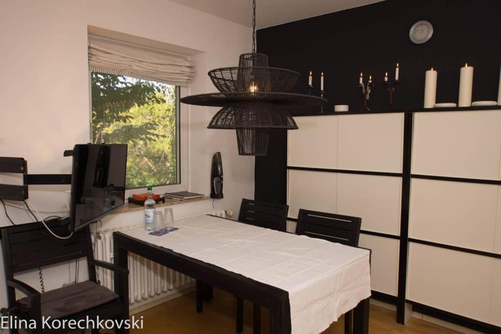 Bahnhofsnahe, Ruhige Und Sonnige 2 Zimmerwohnung Im Dichterviertel Wiesbaden Bagian luar foto